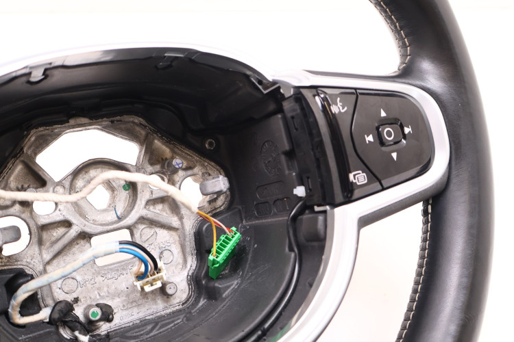 VOLVO XC60 II KIEROWNICA WIELOFUKCYJNA 31690694