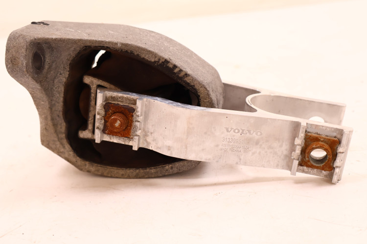 VOLVO XC60 II 2.0 T8 ŁAPA PODUSZKA SILNIKA 31339951