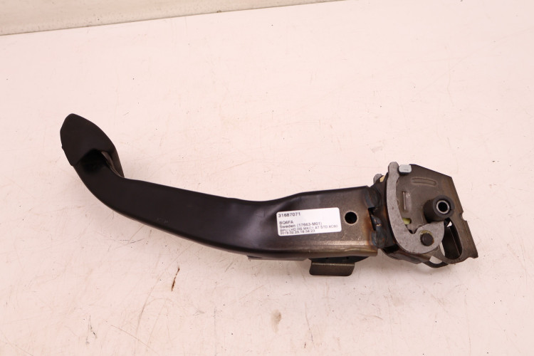 VOLVO XC60 II 2.0 T8 PEDAŁ HAMULCA 31687071