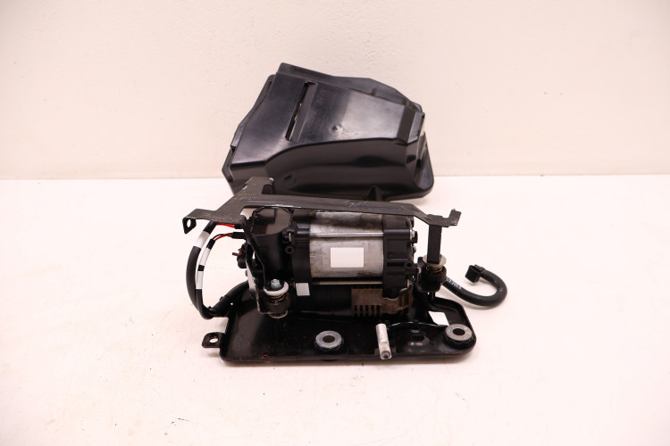 VOLVO XC60 II 2.0 T8 KOMPRESOR ZAWIESZENIA 32315091