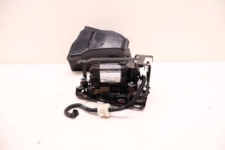 VOLVO XC60 II 2.0 T8 KOMPRESOR ZAWIESZENIA 32315091