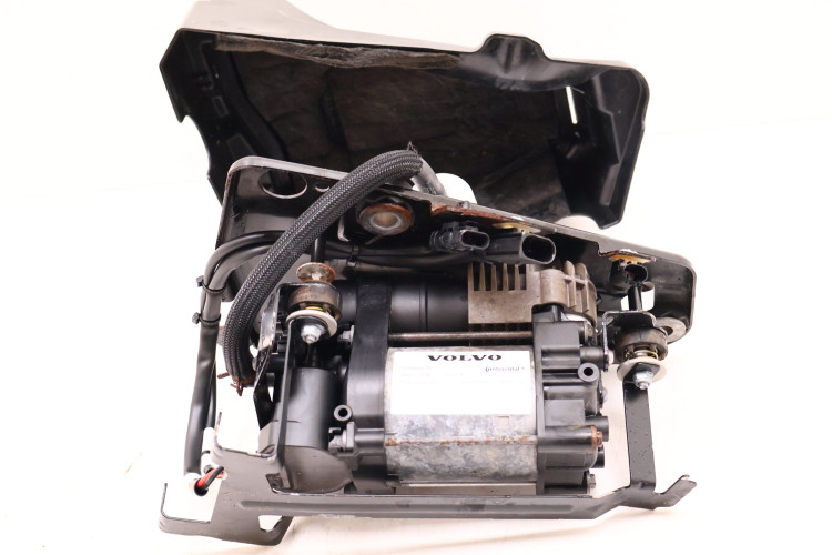 VOLVO XC60 II 2.0 T8 KOMPRESOR ZAWIESZENIA 32315091