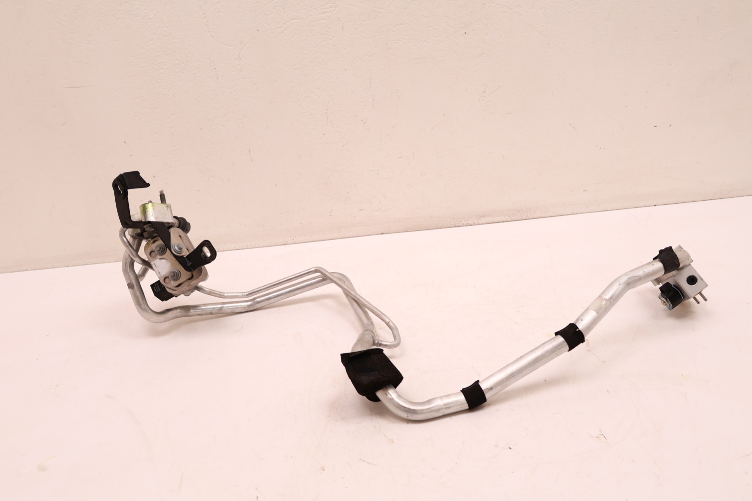 VOLVO XC60 II 2.0 T8 PRZEWÓD KLIMATYZACJI 31694242, 31497063, 31497261