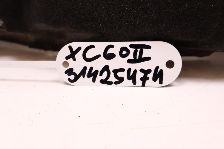 VOLVO XC60 II NADKOLE PRAWE TYŁ 31425474