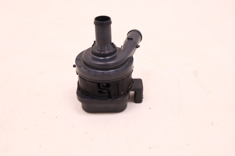 VOLVO XC60 II 2.0 T8 DODATKOWA POMPA WODY 32222252