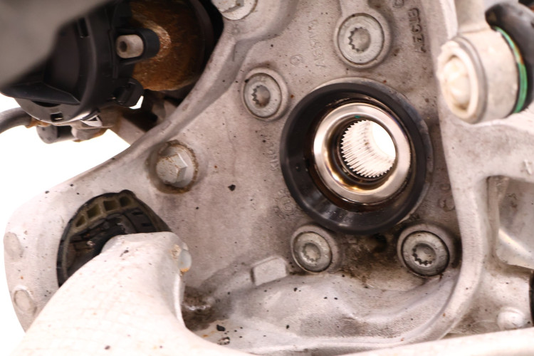 VOLVO XC60 II 2.0 T8 ZAWIESZENIE PRAWE TYŁ 31658320, 31360588, 32217287, 31476077, 31687555, 32217364