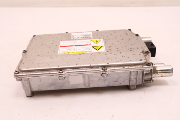 VOLVO XC60 II 2.0 T8 INWENTER KONWENTER FALOWNIK PRZETWORNICA 32202704