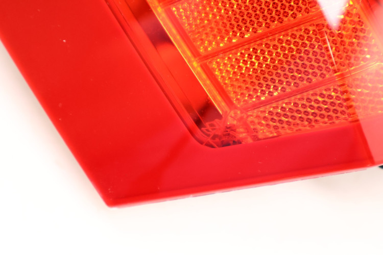 VOLVO XC90 II LAMPA LEWA TYŁ 32228826