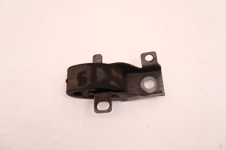 VOLVO XC60 II WIESZAK MOCOWANIE TŁUMIKA LEWY TYŁ 31405441