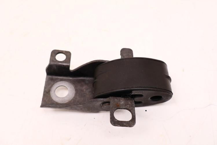 VOLVO XC60 II WIESZAK MOCOWANIE TŁUMIKA PRAWY TYŁ 31405442