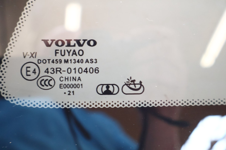 VOLVO XC60 II SZYBA KAROSERYJNA PRAWA WZMACNIANA