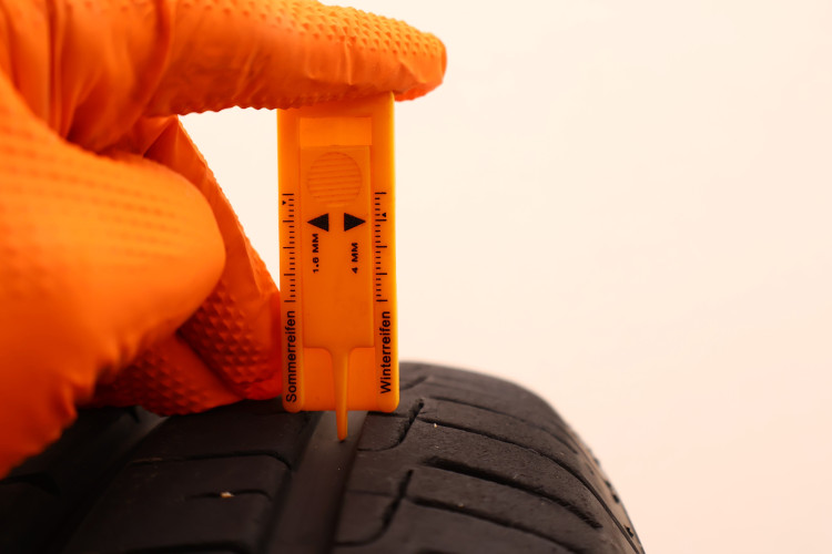 OPONA AVON ZX7 225/55R18 98V
