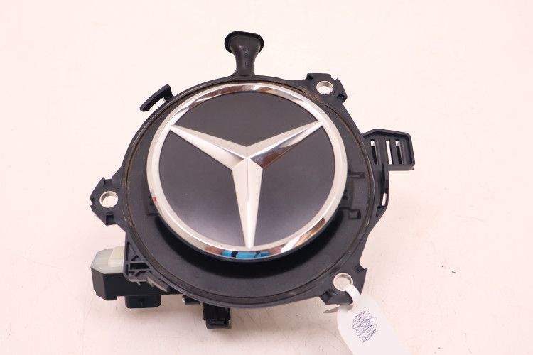 MERCEDES-BENZ CLE A236 KLAMKA KLAPY BAGAŻNIKA EMBLEMAT A0997505500