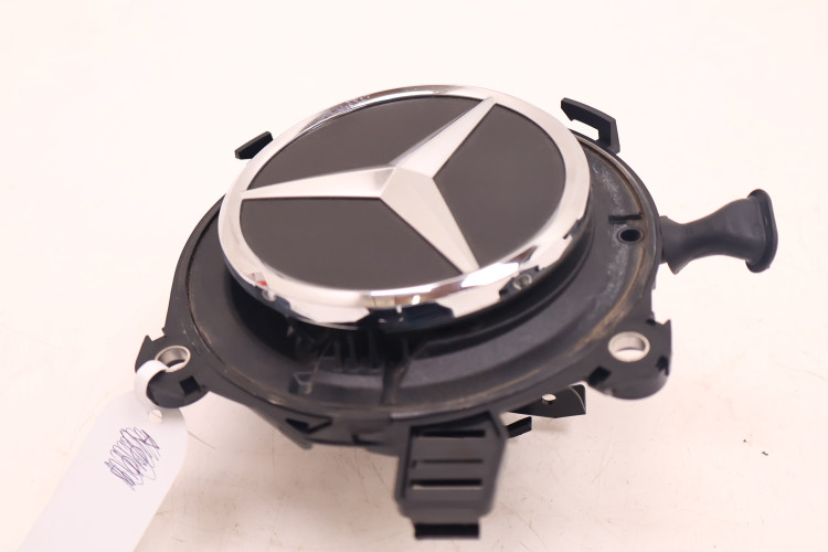 MERCEDES-BENZ CLE A236 KLAMKA KLAPY BAGAŻNIKA EMBLEMAT A0997505500