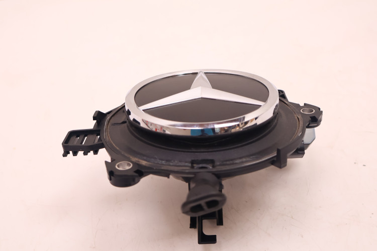 MERCEDES-BENZ CLE A236 KLAMKA KLAPY BAGAŻNIKA EMBLEMAT A0997505500