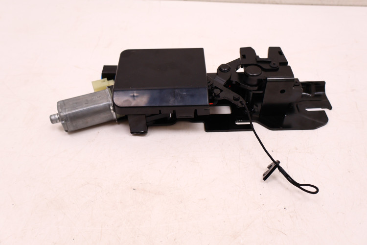 MERCEDES-BENZ CLE A236 SILNICZEK DOCIĄG POKRYWY DACHU 2367506200