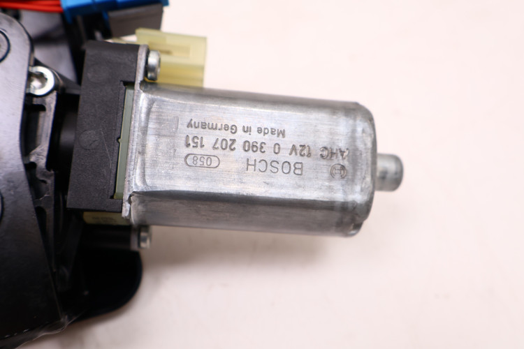 MERCEDES-BENZ CLE A236 SILNICZEK DOCIĄG POKRYWY DACHU 2367506200