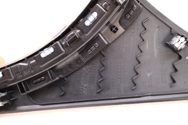 MERCEDES-BENZ CLE A236 LISTWA DEKOR TUNELU ŚRODKOWEGO LEWY A2366807302