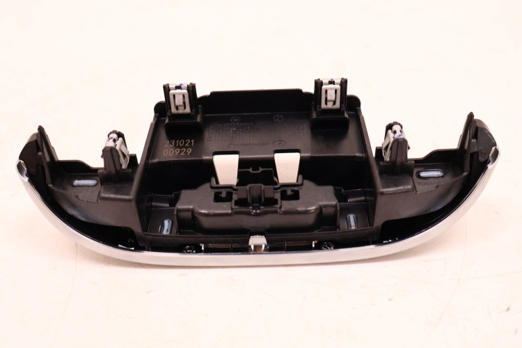 MERCEDES-BENZ CLE A236 DEKOR LISTWA ZAMEK PODŁOKIETNIKA A2066803201