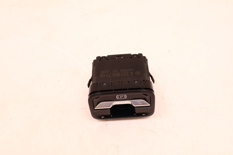 MERCEDES-BENZ CLE A236 PANEL PRZYCISK HAMULCA RĘCZNEGO A2239057706