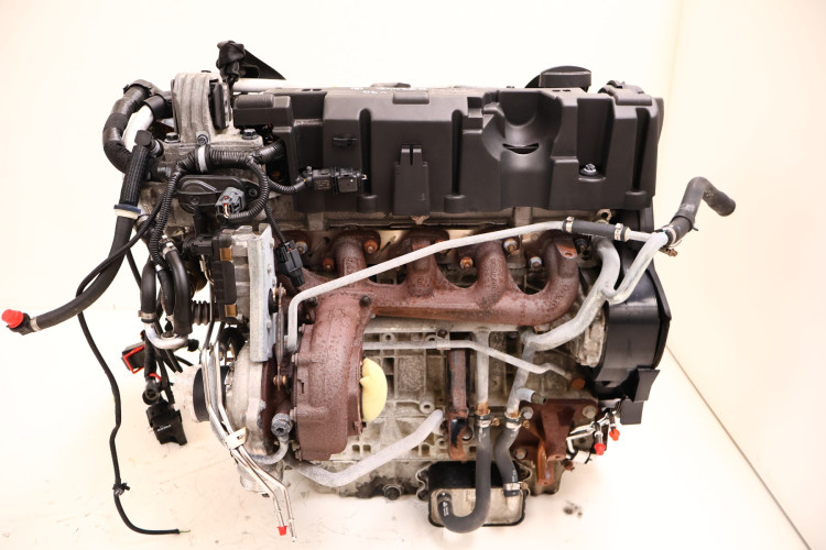 VOLVO V70 SILNIK D5244T