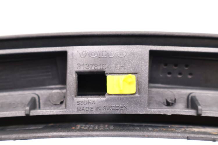VOLVO XC90 II LISTWA BŁOTNIKA LEWA TYŁ 719-16 31378164