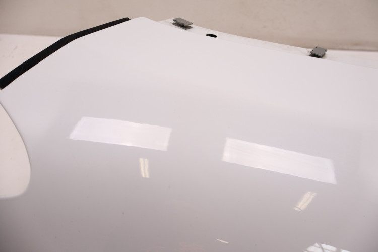 JEEP CHEROKEE KL BŁOTNIK PRAWY PRZÓD PW7