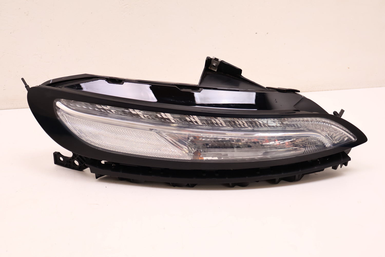 JEEP CHEROKEE KL LAMPA PRAWA PRZÓD 68157104AL, 130732948901