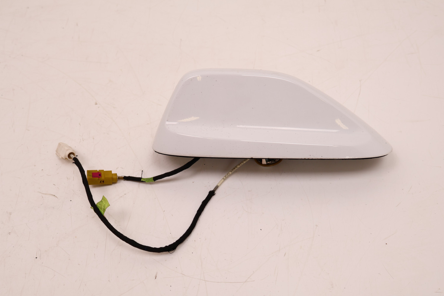 JEEP CHEROKEE KL PŁETWA ANTENA DACHOWA P5LQ48GW7AA PW7