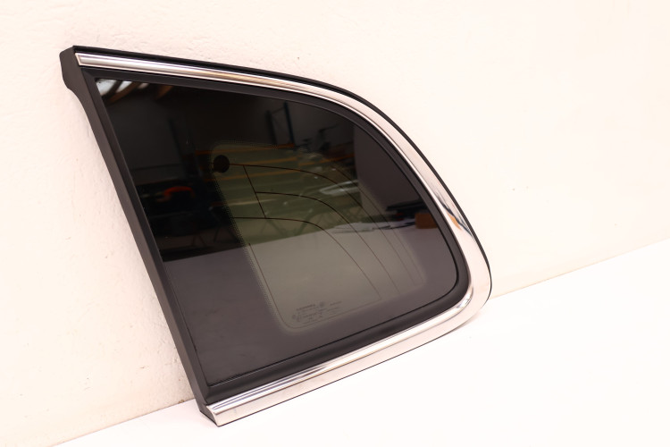 JEEP CHEROKEE KL SZYBA KAROSERYJNA LEWA 68155797AD