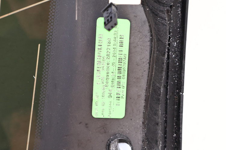 JEEP CHEROKEE KL SZYBA KAROSERYJNA LEWA 68155797AD