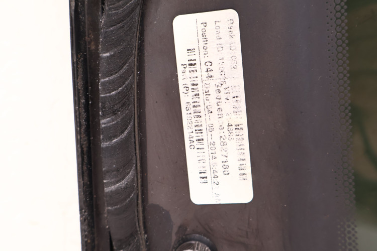 JEEP CHEROKEE KL SZYBA KAROSERYJNA PRAWA 68182214AC