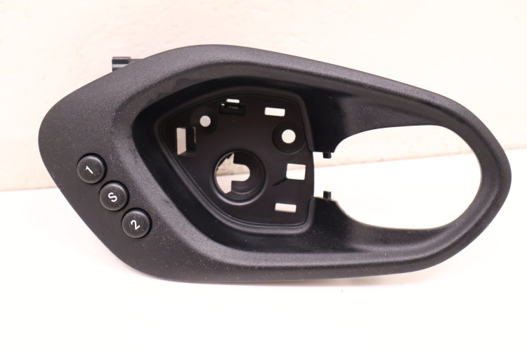 JEEP CHEROKEE KL RAMKA PANEL KLAMKI WEWNĘTRZNEJ LEWY PRZÓD 68052036AB