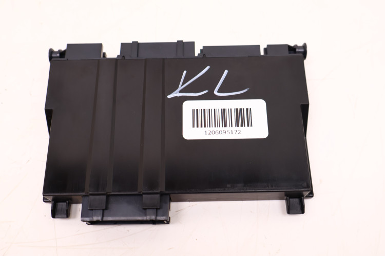 JEEP CHEROKEE KL MODUŁ FOTELA PRAWY PRZÓD 68105045AD