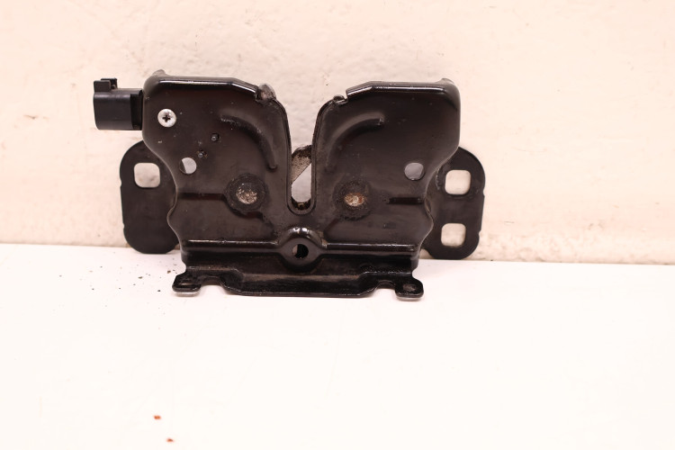 JEEP CHEROKEE KL ZAMEK MASKI 68110053AB