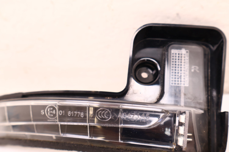 JEEP CHEROKEE KL KIERUNKOWSKAZ LUSTERKA PRAWY