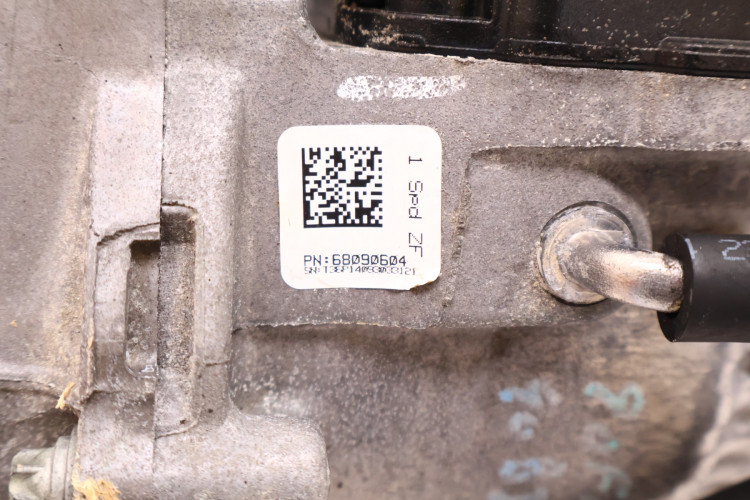 JEEP CHEROKEE KL 2.0 MTJ REDUKTOR SKRZYNIA ROZDZIELCZA 68090604
