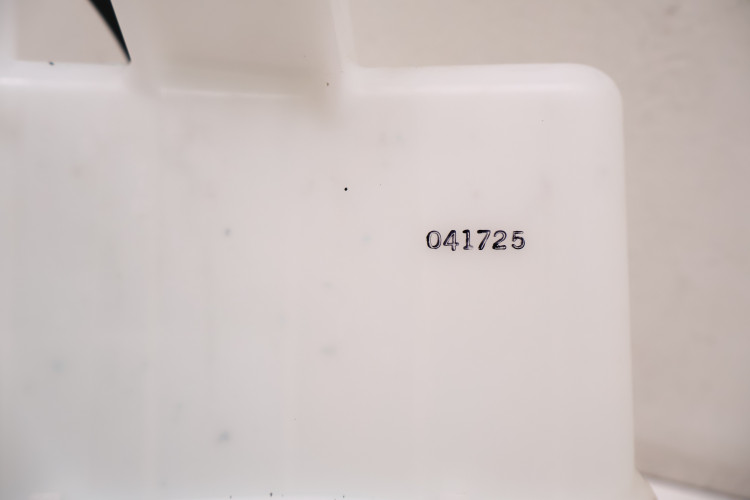 MAZDA CX-5 II 17- ZBIORNICZEK SPRYSKIWACZY KD4567480