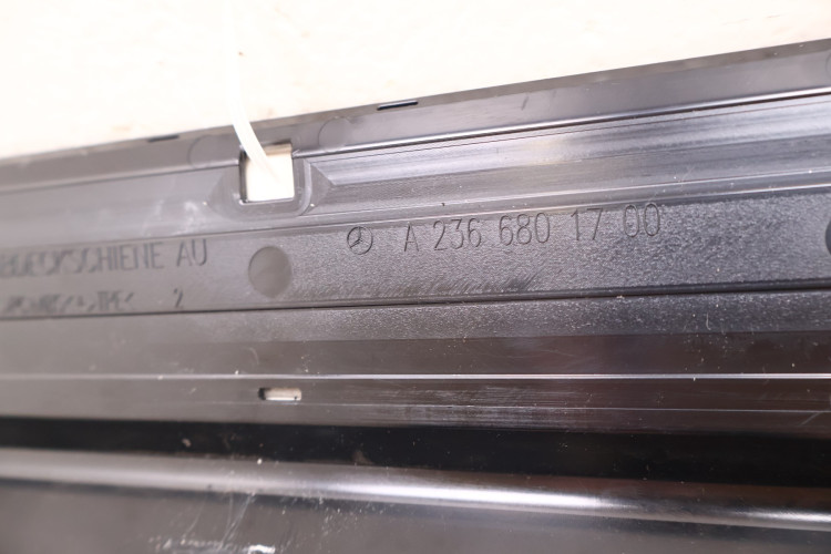 MERCEDES-BENZ CLE A236 OSŁONA PROGU DRZWI A2366801700