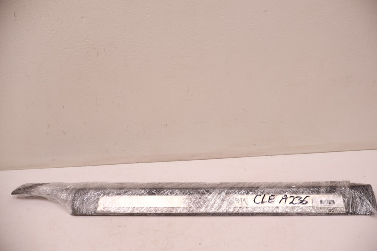 MERCEDES-BENZ CLE A236 OSŁONA PROGU DRZWI A2366801700