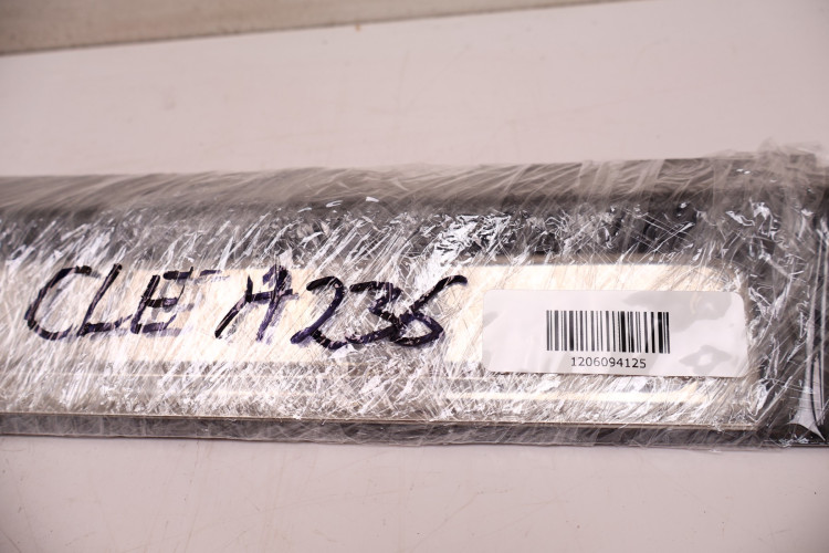MERCEDES-BENZ CLE A236 OSŁONA PROGU DRZWI A2366801700