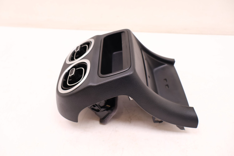 MERCEDES-BENZ CLE A236 300 4MATIC KRATKA NAWIEU TYŁ A20668065009051