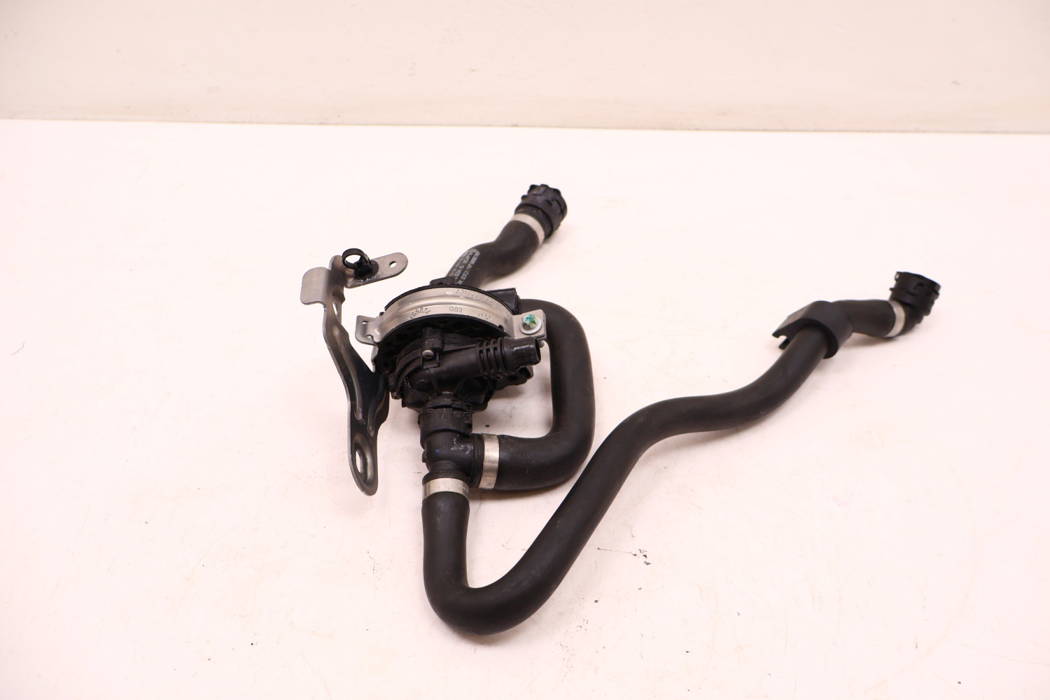MERCEDES-BENZ CLE A236 300 4MATIC POMPA WODY A0005007600