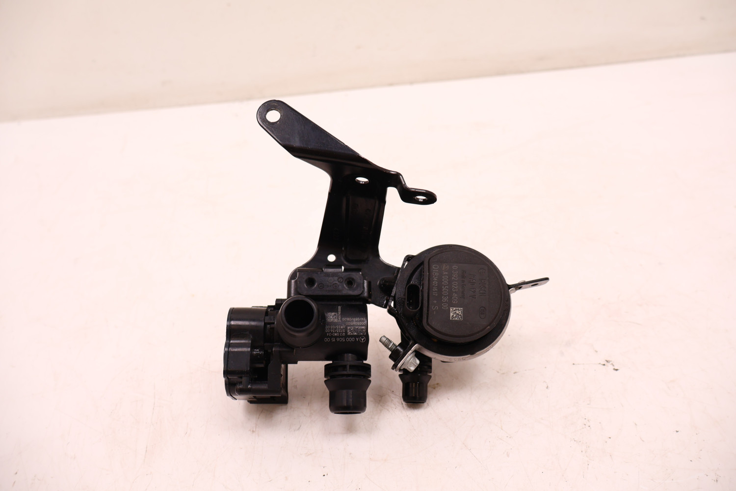 MERCEDES-BENZ CLE A236 300 4MATIC POMPA ZAWÓR WODY A0005061500, A0005003600