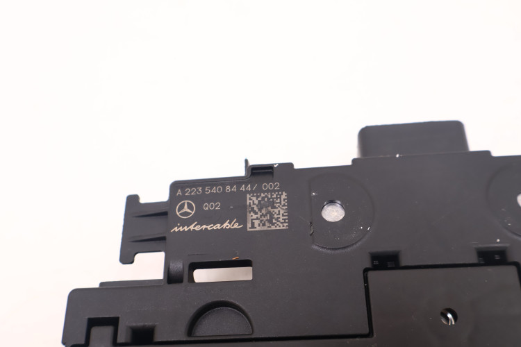 MERCEDES-BENZ CLE A236 SKRZYNKA BEZPIECZNIKÓW A2235408444