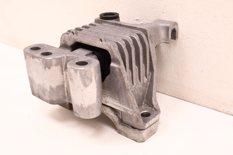 JEEP CHEROKEE KL 2.0 MTJ ŁAPA PODUSZKA SILNIKA P68141400AF