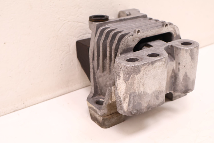 JEEP CHEROKEE KL 2.0 MTJ ŁAPA PODUSZKA SILNIKA P68141400AF