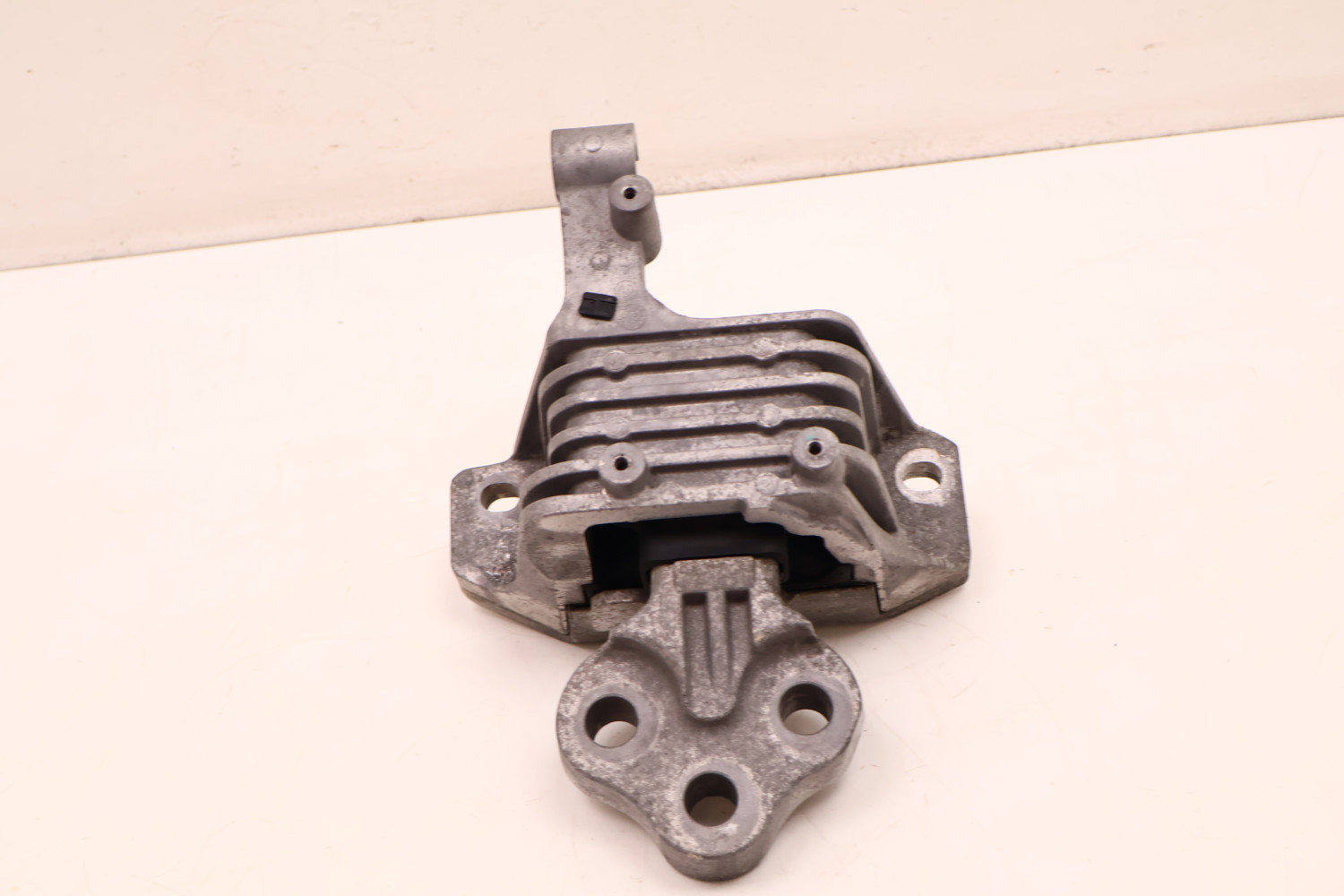 JEEP CHEROKEE KL 2.0 MTJ ŁAPA PODUSZKA SILNIKA LEWA P68102283AF