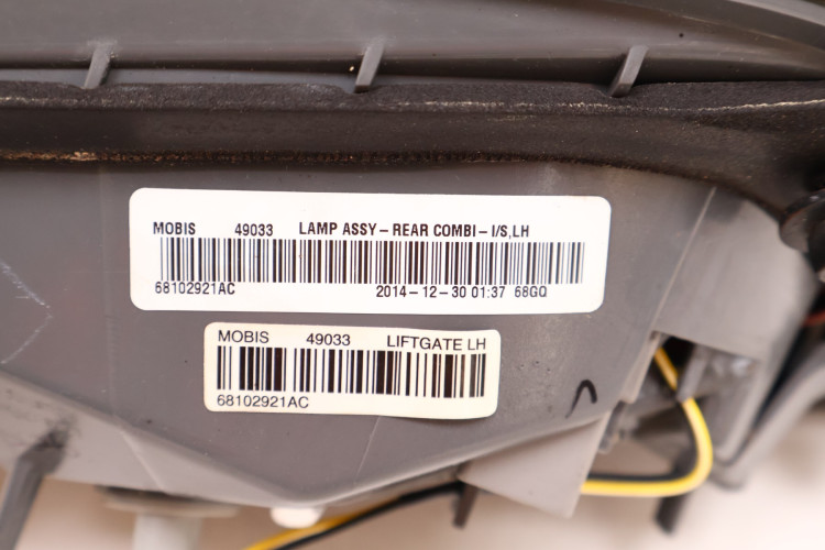 JEEP CHEROKEE KL LAMPA KLAPY BAGAŻNIKA LEWA TYŁ 68102921AC
