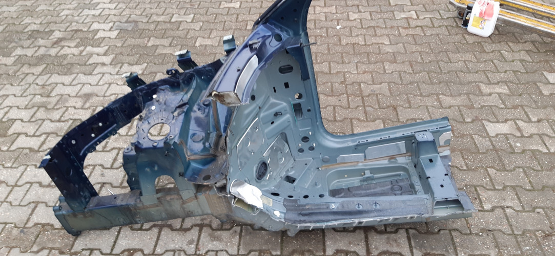 AUDI Q8 ĆWIARTKA PRAWA PRZÓD